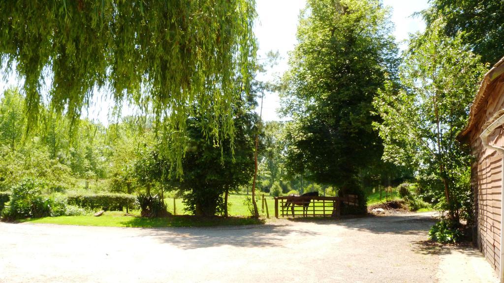 Отель Ferme Des Chartroux Maresville Экстерьер фото